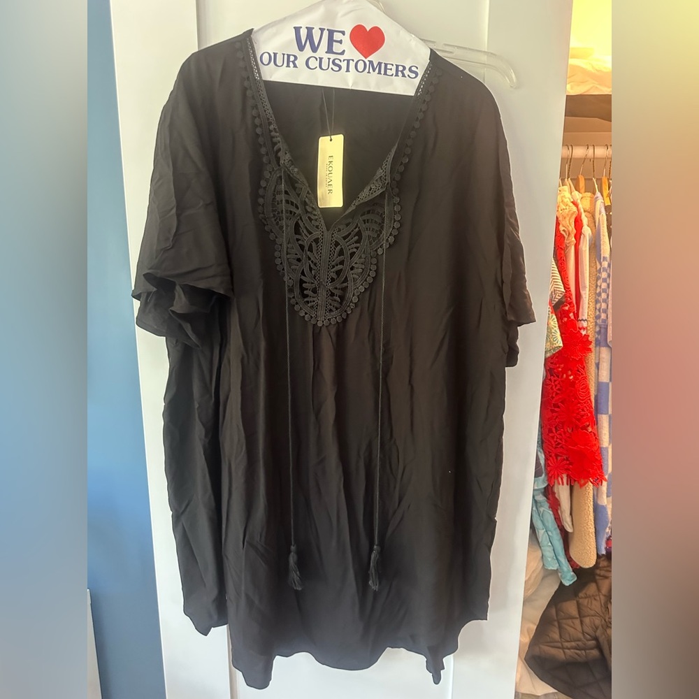 Elegant Black Lace-Trimmed Swim Coverup